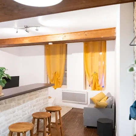 Plein Coeur Historique De - Quartier Anime - Au Pied Des Boutiques, Bars Et Restaurants * Caen