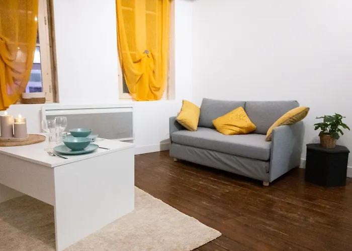 Plein Coeur Historique De - Quartier Anime - Au Pied Des Boutiques, Bars Et Restaurants *