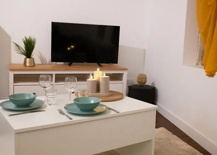 Plein Coeur Historique De - Quartier Anime - Au Pied Des Boutiques, Bars Et Restaurants